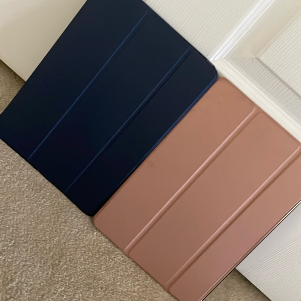 Ipad Pro 10.5 cases (set of 2)